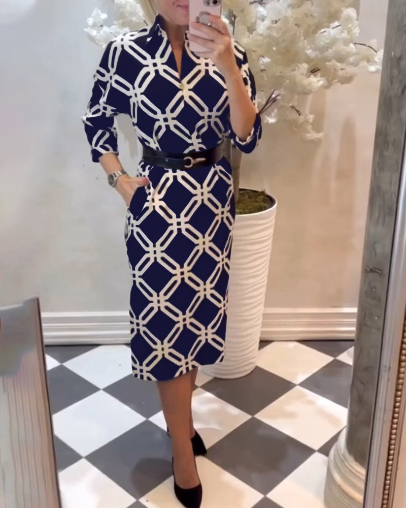 Kleid Mit Geometrischem Muster Und Seiten Schlitz