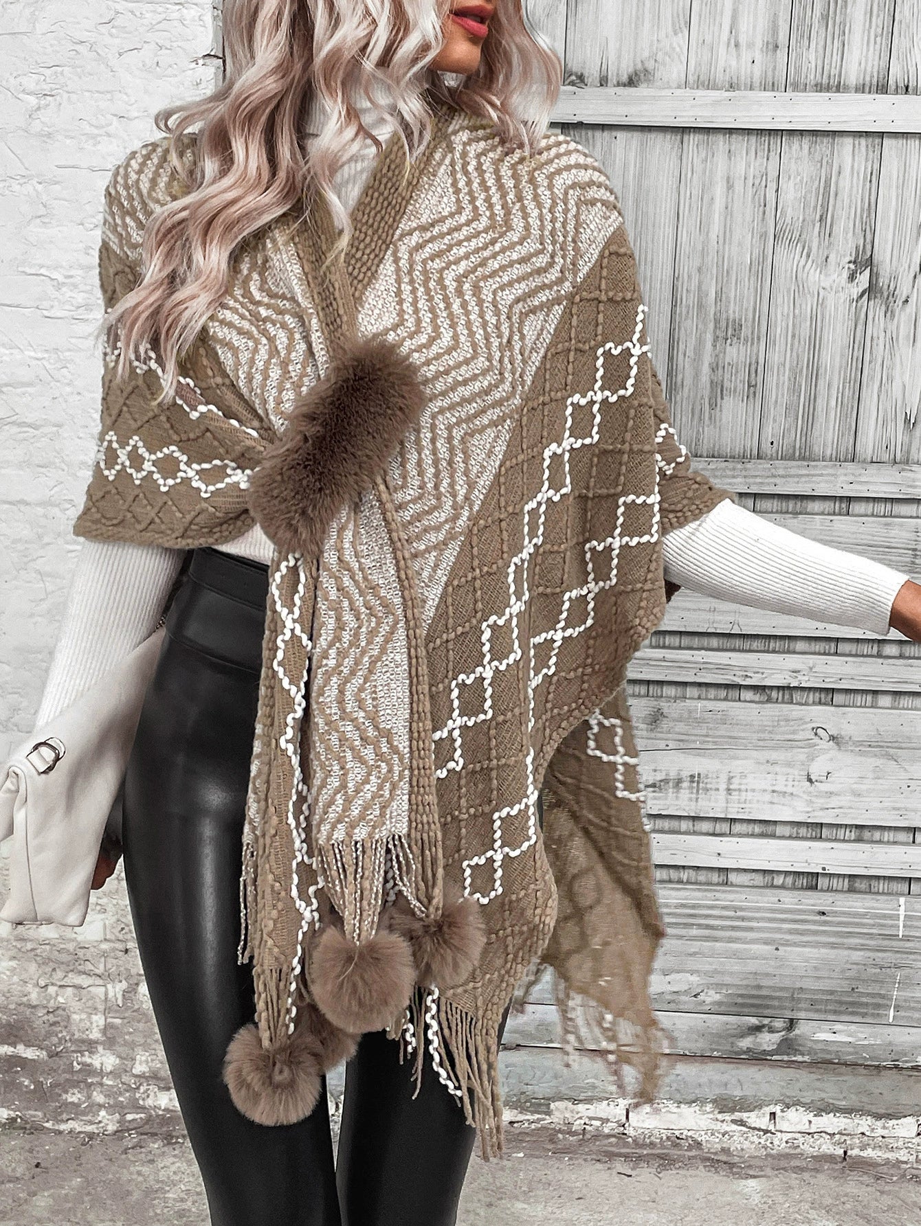 Übergrößer Cardigan Cape Schal mit Fransen V-Ausschnitt Boho Look - IdealeKleiden