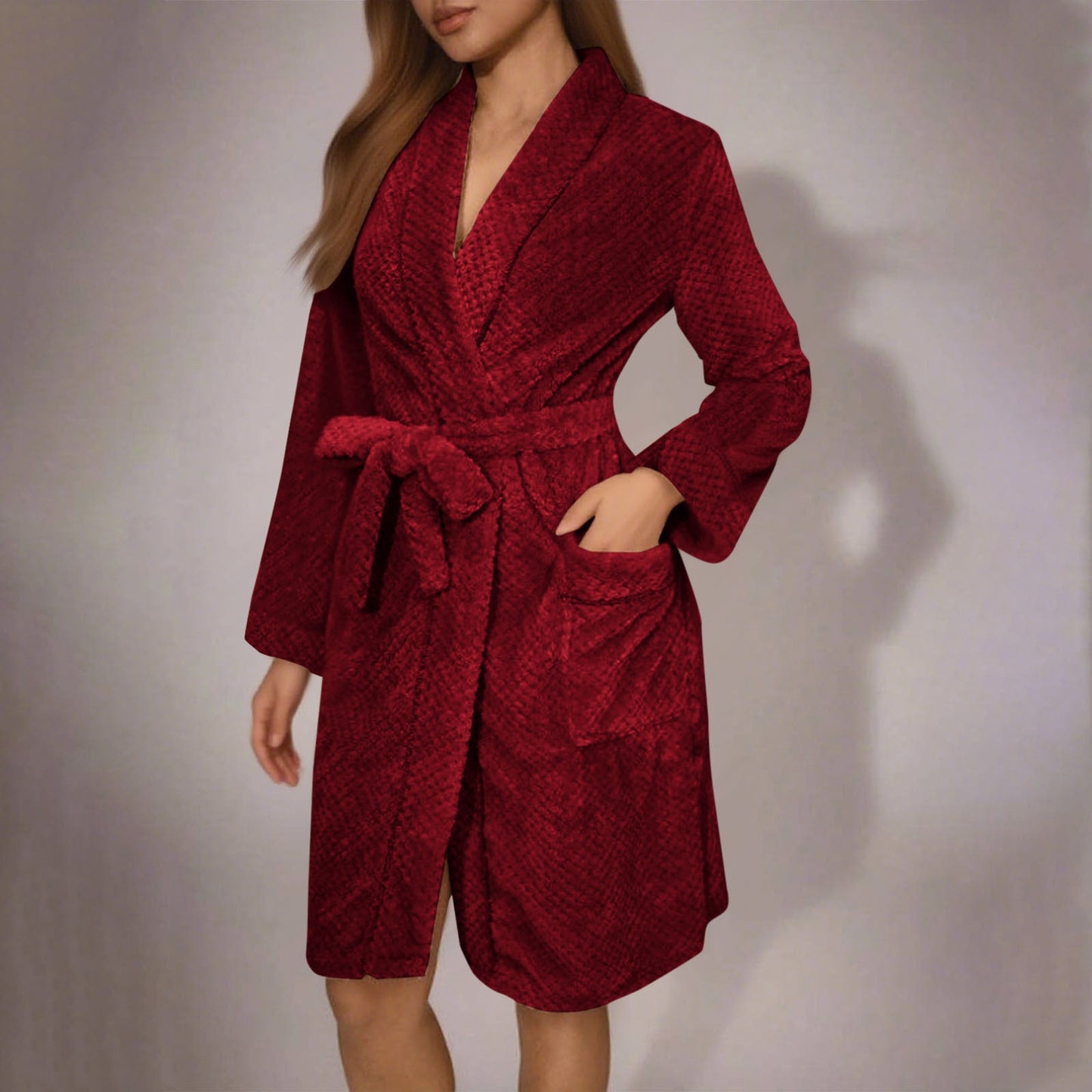 Weicher Damen-Bademantel mit Gürtel und Taschen