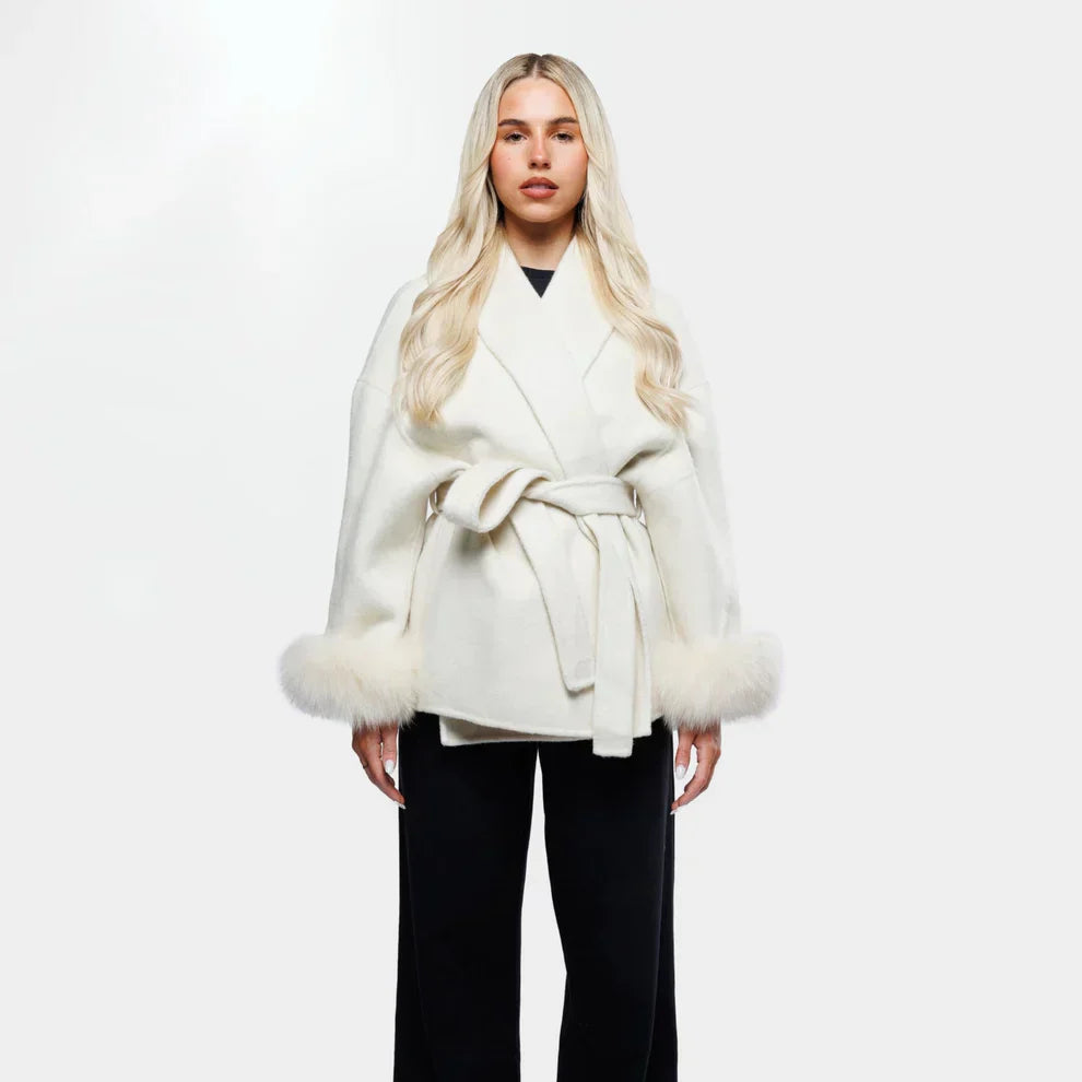 Elegante Wolljacke mit Gürtel und Kunstpelz Manschetten