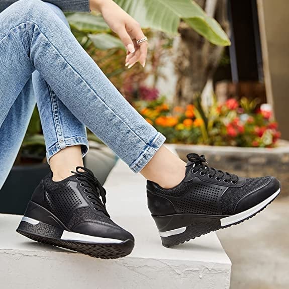 Stilvolle Damen turnschuhe mit hohem Keilabsatz