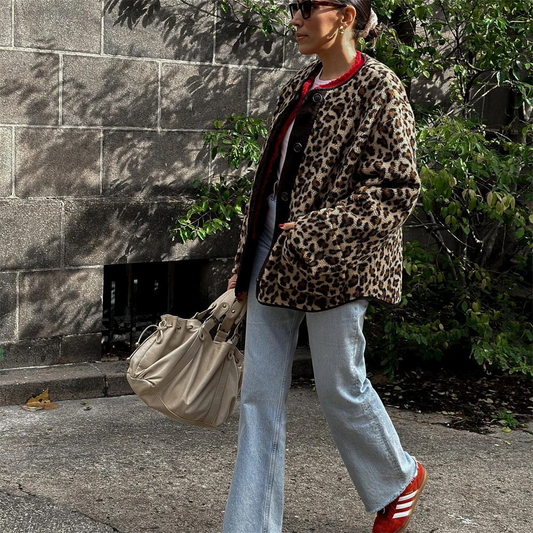 Stylische Damenjacke Leopard Muster Herbstmode - IdealeKleiden