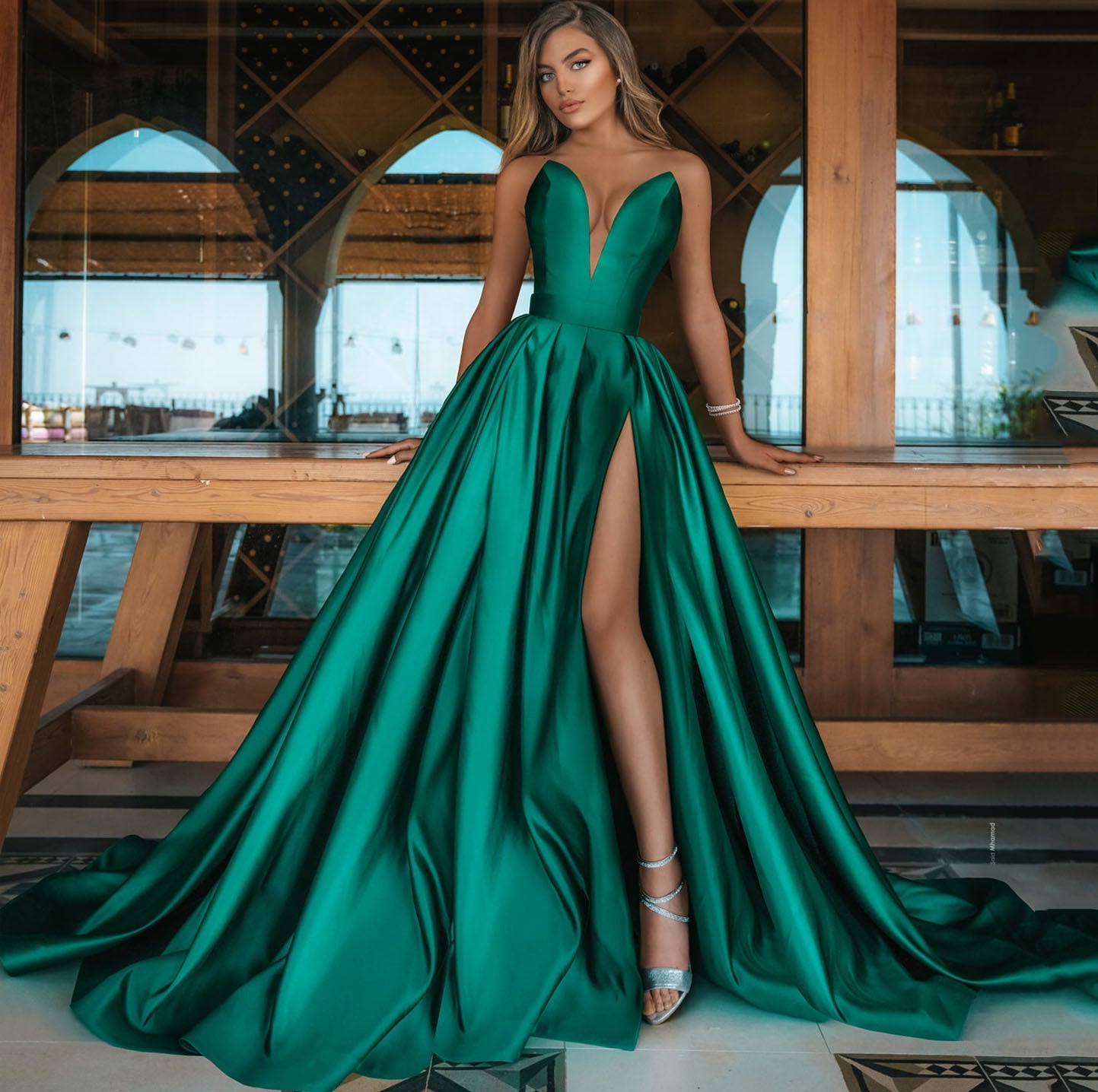 Damen Abendkleid Elegant V-Ausschnitt Schleppe