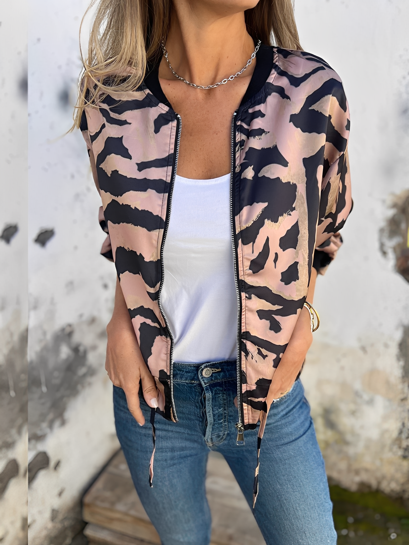 Stylische Damenjacke Reißverschluss Modern Design