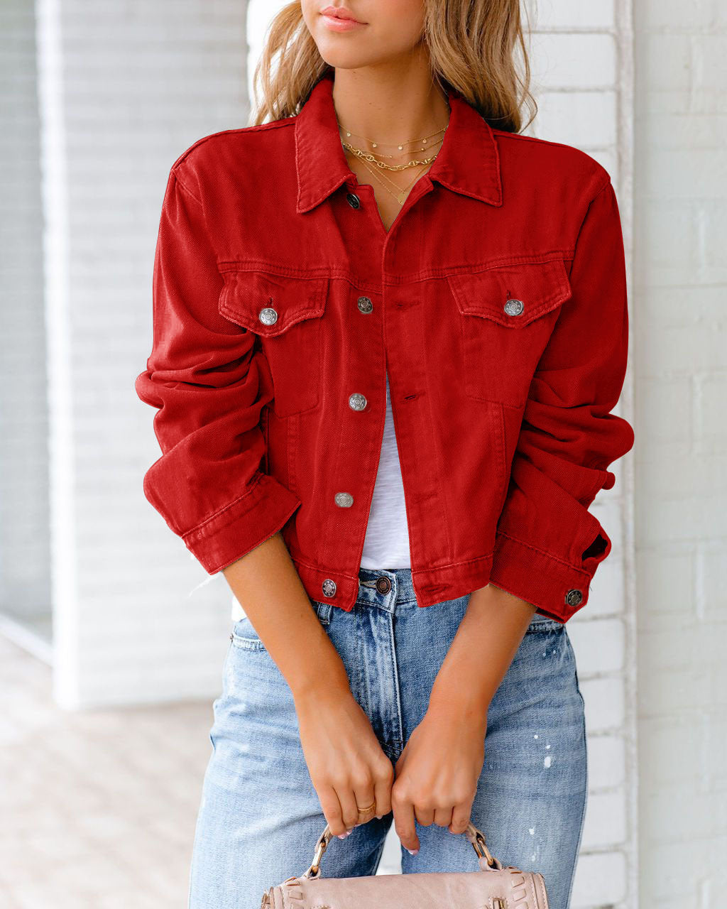 Modische Damenjeansjacke Mit Taschen