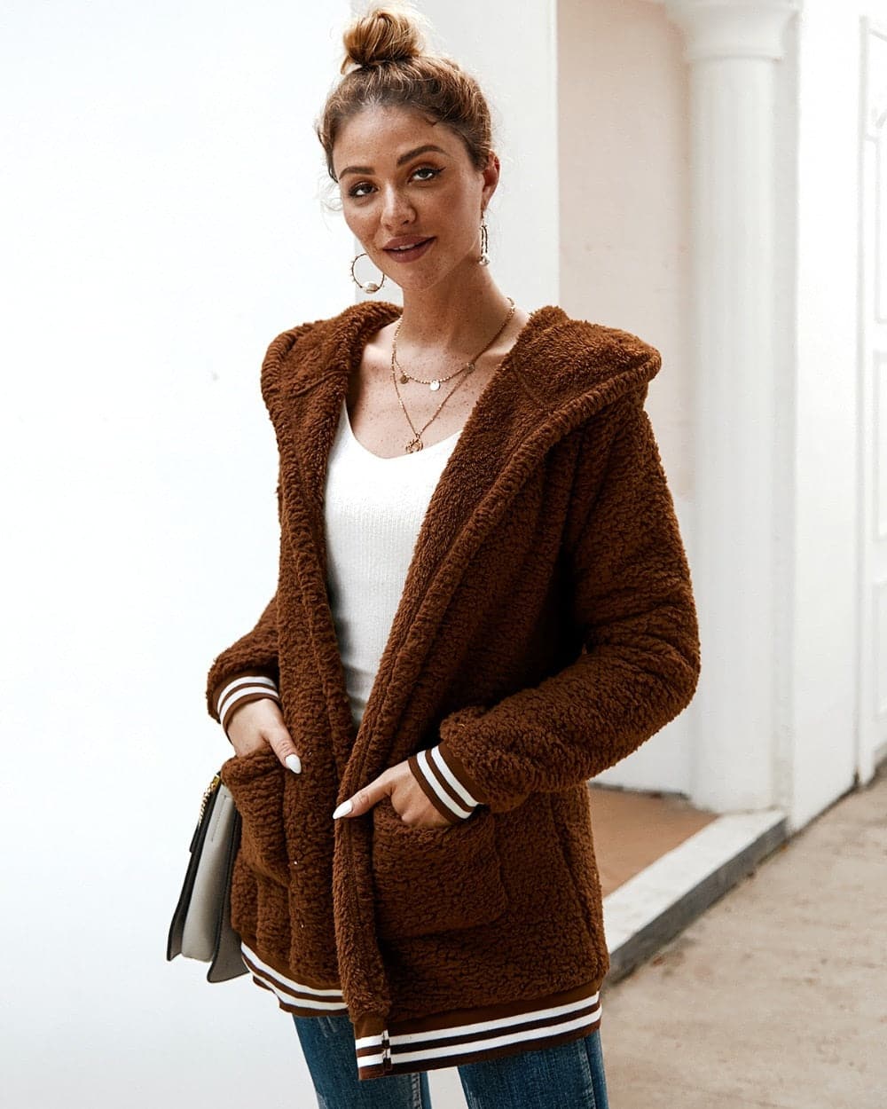 Weiche Oversized Fleecejacke mit Kapuze und großen Taschen