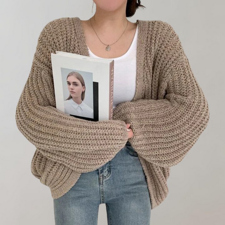 Grobgestrickte Damenstrickjacke Modern