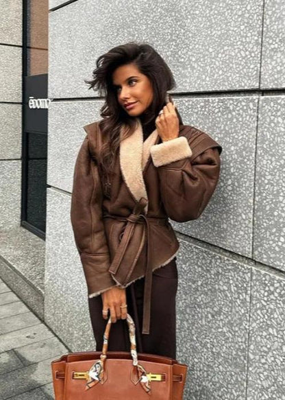 Leder Wickeljacke mit Weichem Fellbesatz