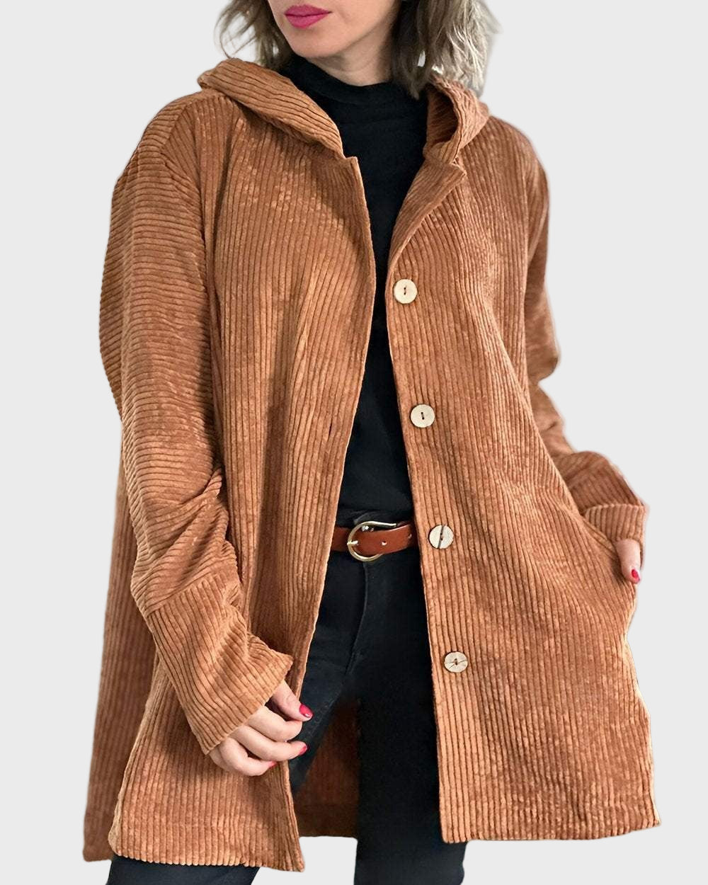 Praktische Winterjacke Kapuze und Knöpfe