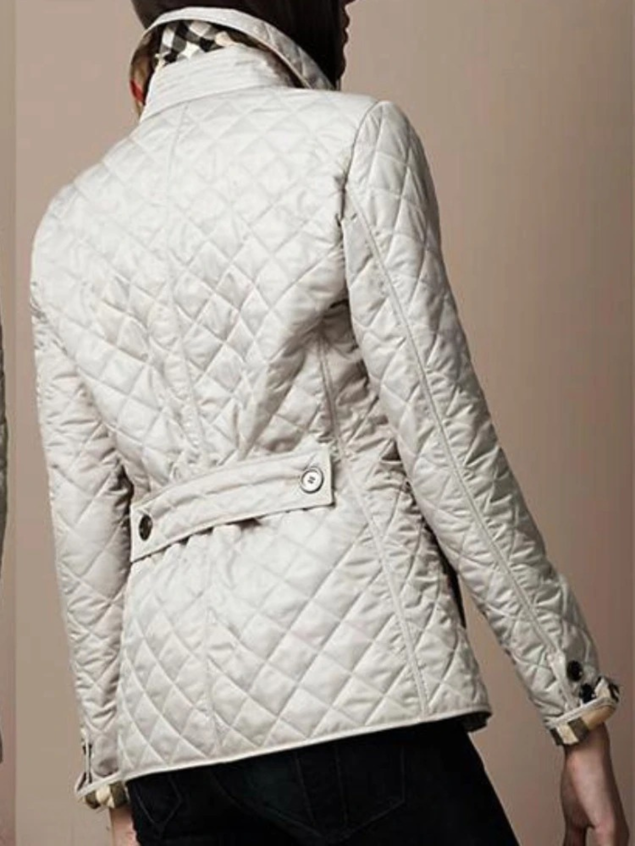Modische Steppjacke mit Umschlagkragen - IdealeKleiden