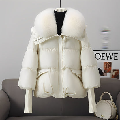Stilvolle Damenjacke - Warme Daunenjacke mit Pelz