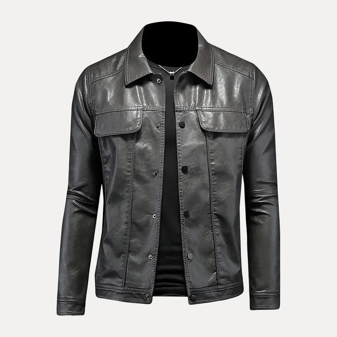 Modische Lederjacke Abenteuer Look