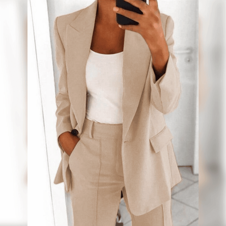 Stilvoller Damenanzug Elegant Bequem