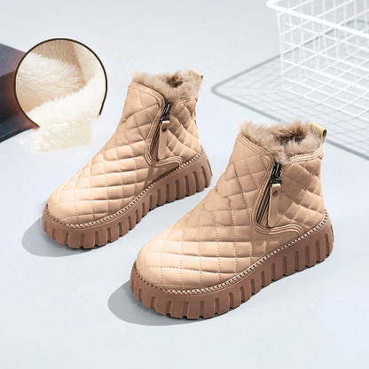 Stilvolle Ankle Boots Gepunktet
