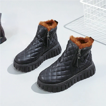 Stilvolle Ankle Boots Gepunktet