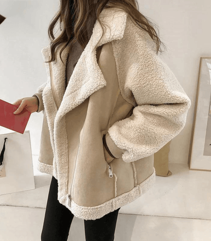 Modische Damenjacke mit Kunstfell Verzierungen - IdealeKleiden