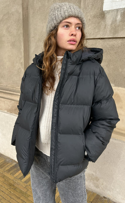 Warmes Winterkleid Gesteppt