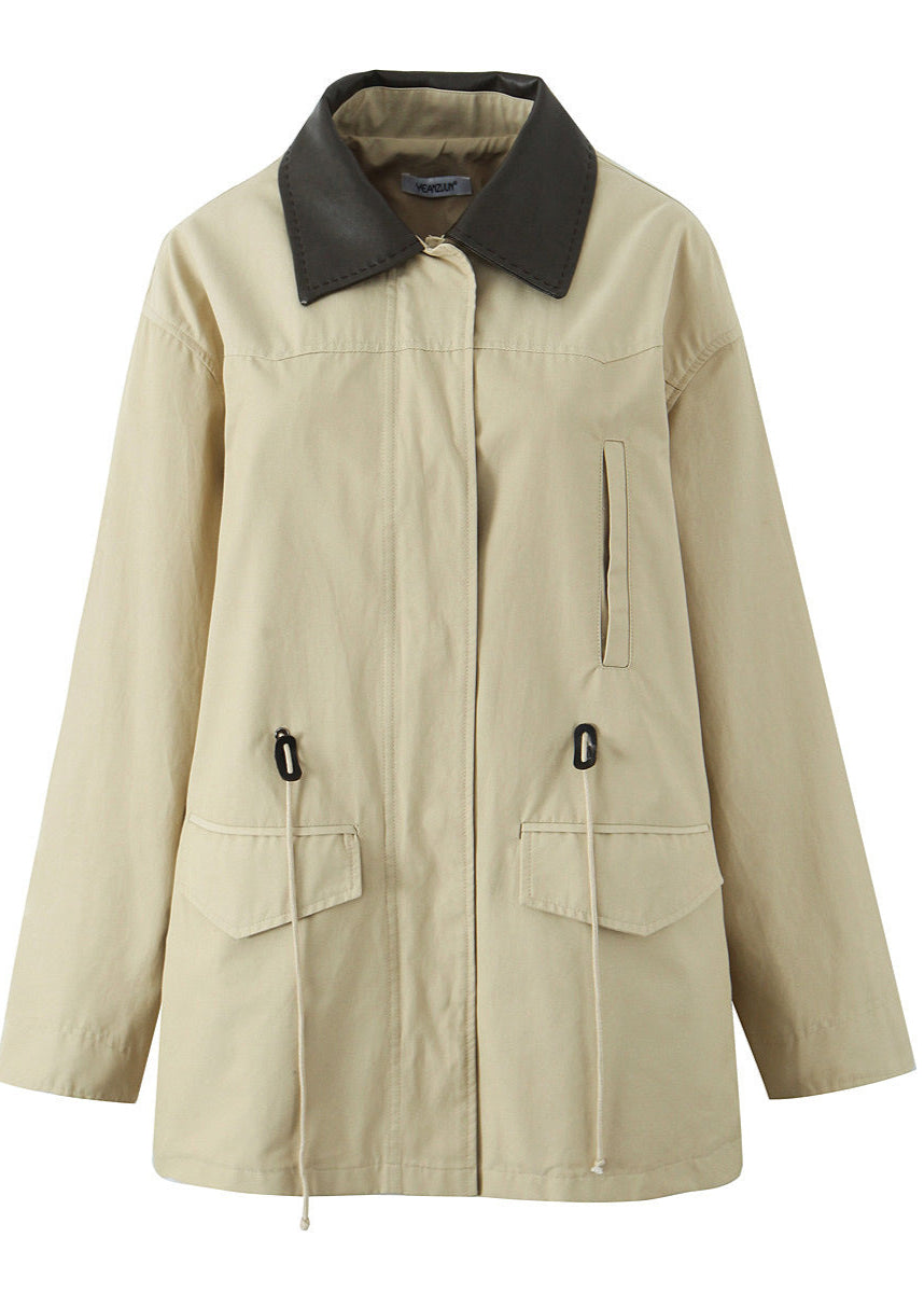 Modische Outdoor-Jacke Mit Kontrastkragen