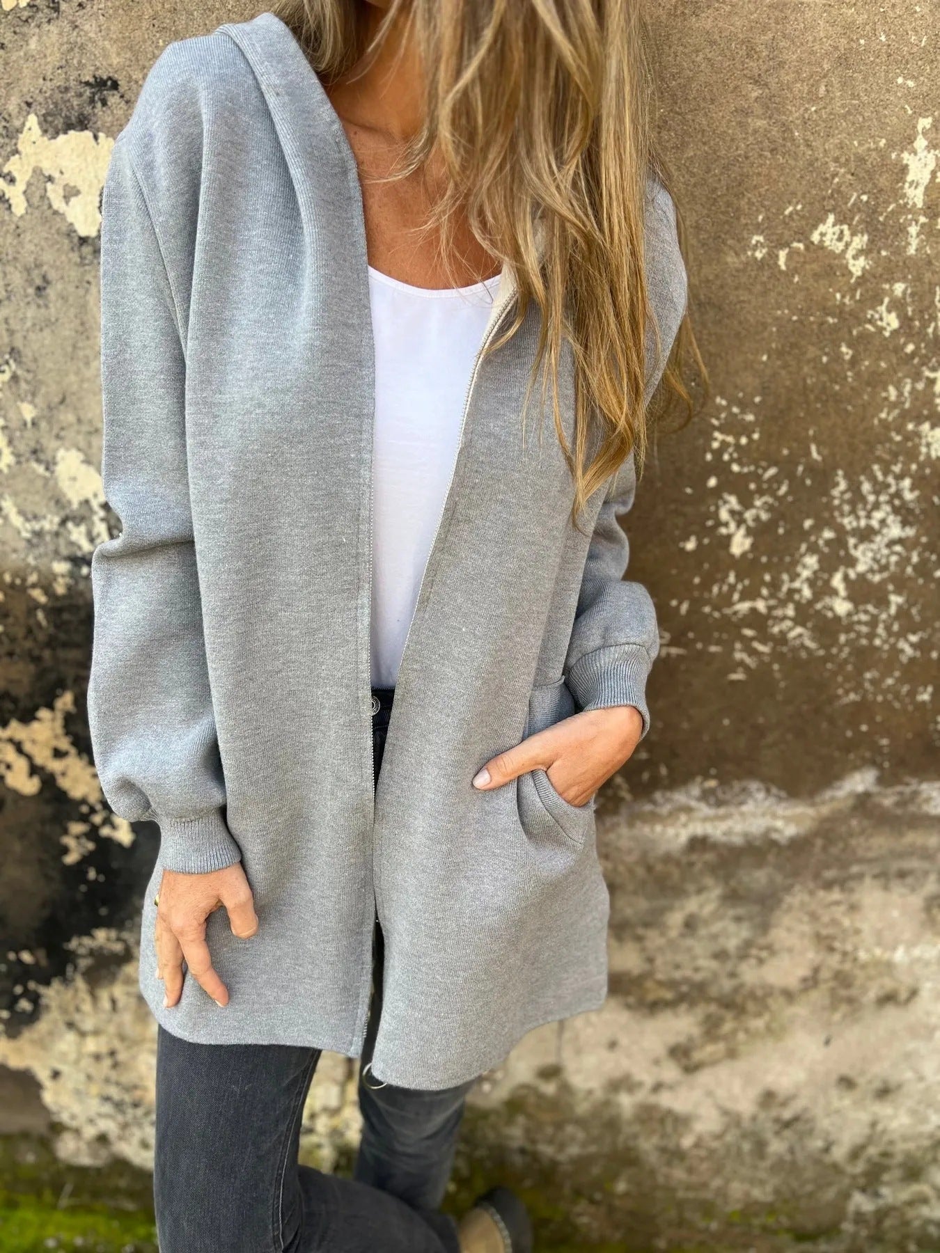 Bequeme Hoodie Relaxed Fit mit Reißverschluss und Taschen