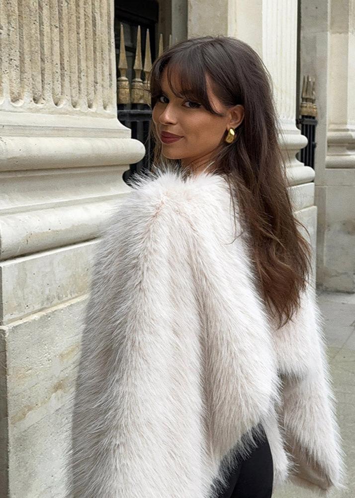 Kurze Kunstfell-Jacke Elegant Schnitt - IdealeKleiden
