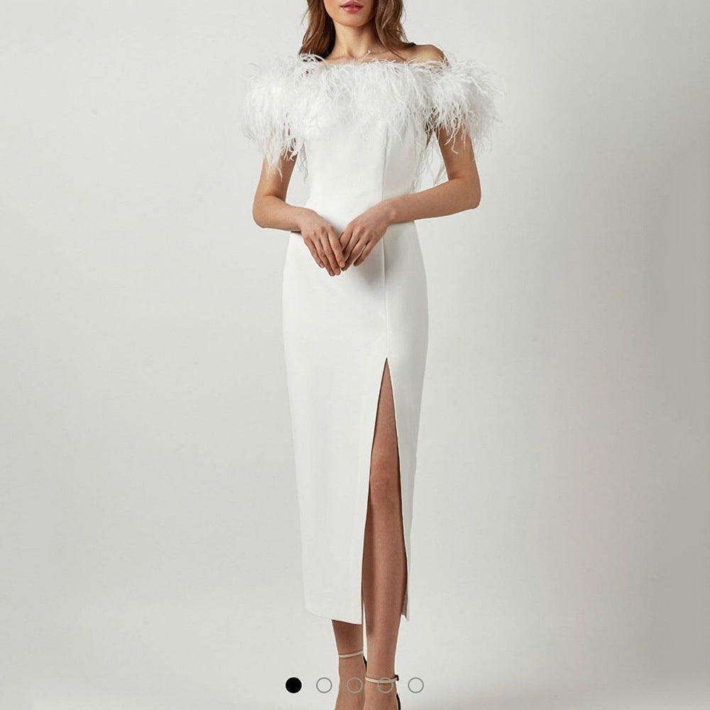 Elegantes Abendkleid mit Federspitze und figurbetontem Schnitt