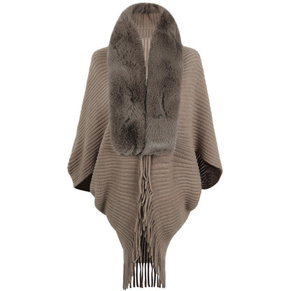 Damen Poncho Luxus Strick mit Kunstfellkragen und Fransen