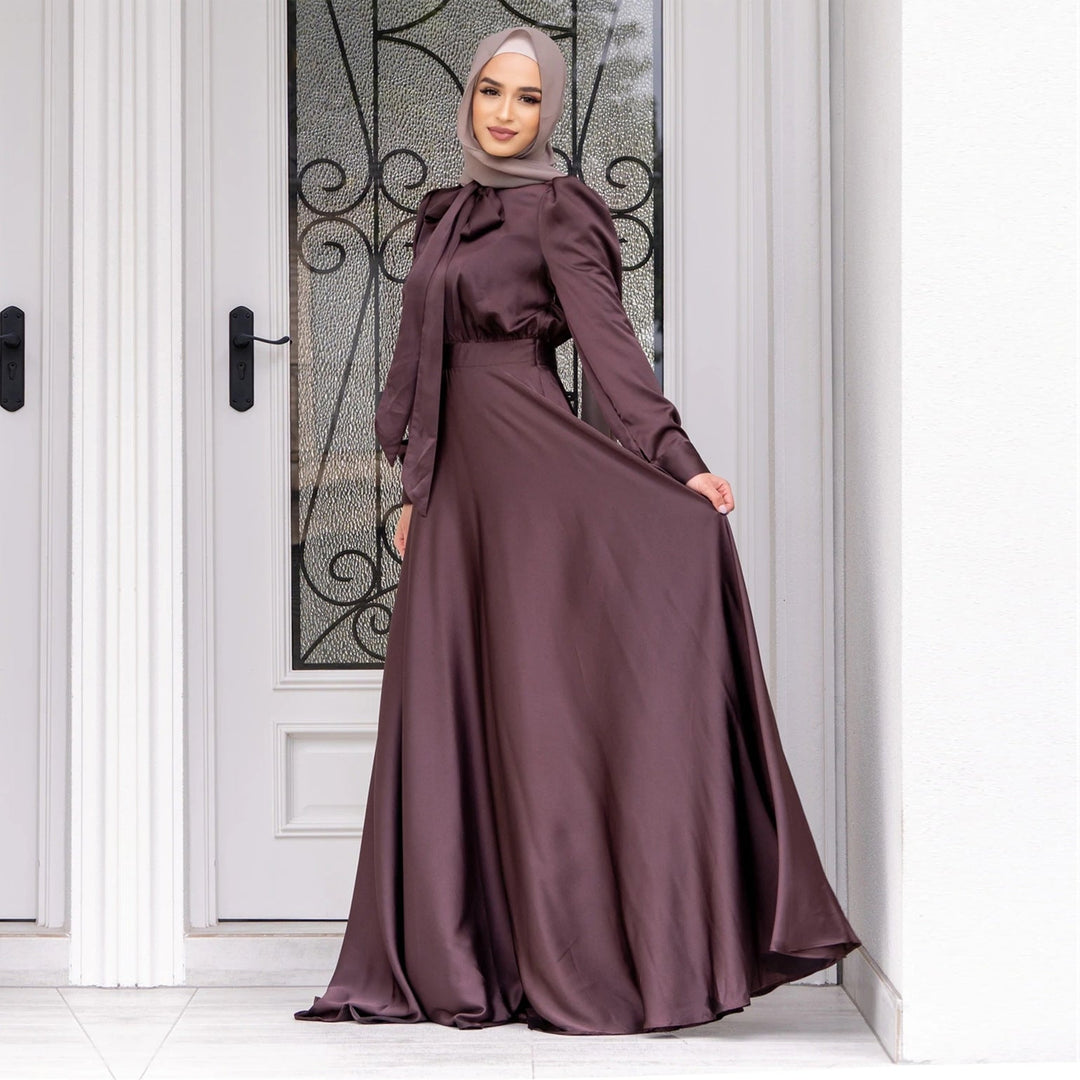 Elegantes Damen Maxikleid mit weiten Ärmeln und schmalen Taillengürtel