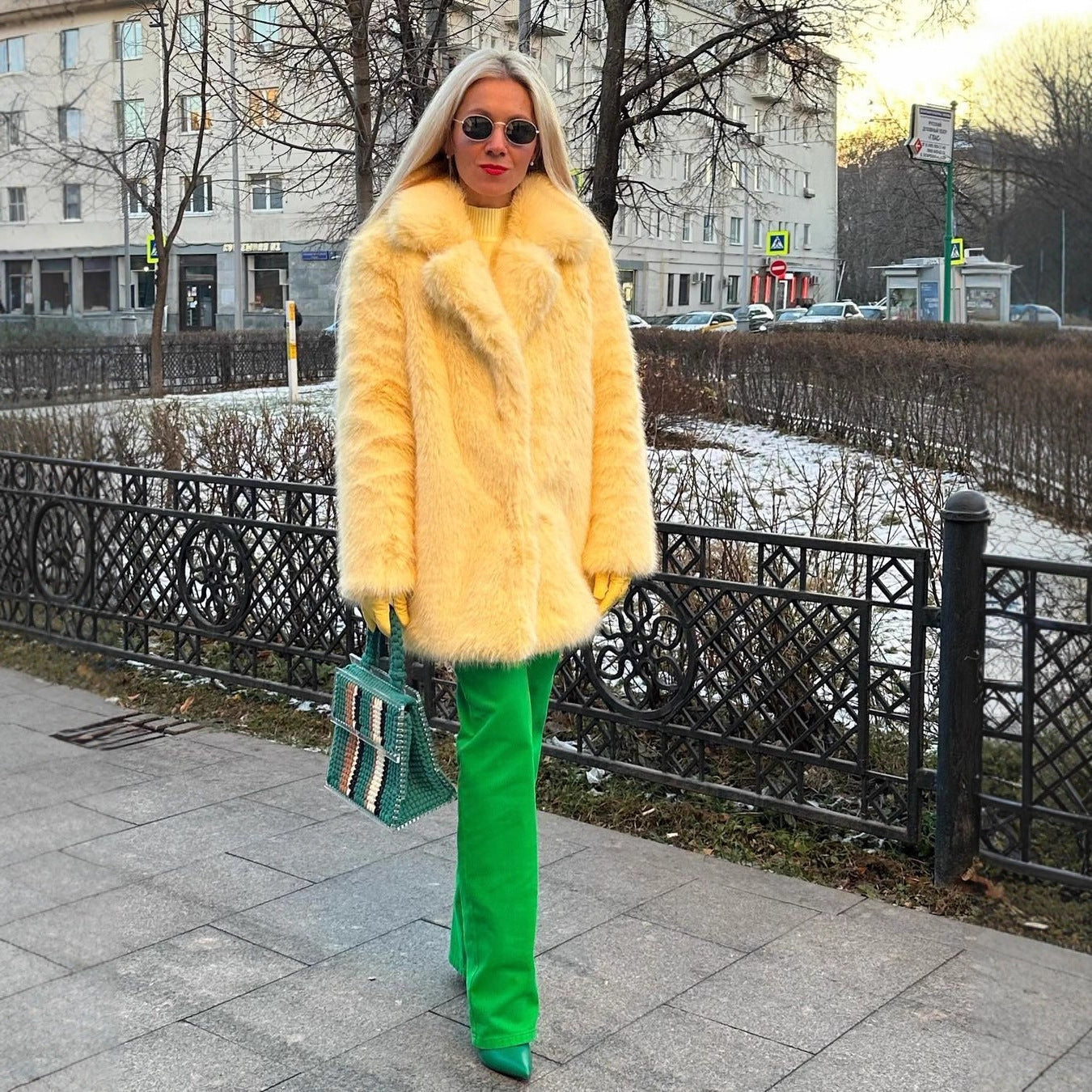 Damen Luxus Kunstfell-Jacke Voluminöse Ärmel
