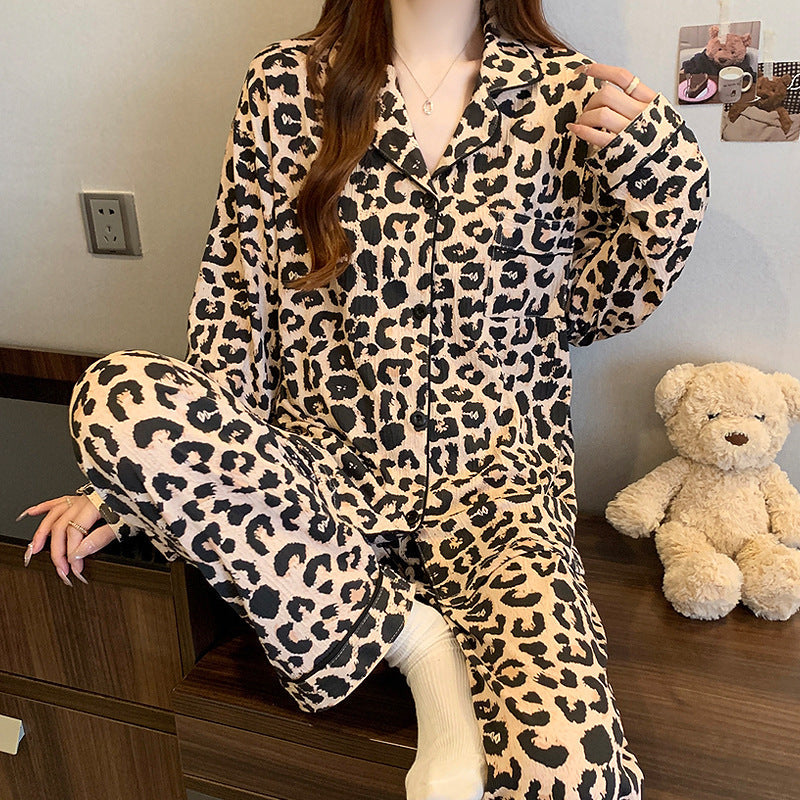 Modisches Outfit Set: Oberteil Rundhals mit Tasche und Leopardenhose - IdealeKleiden