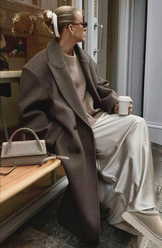 Elegante Damenjacke - Langer Trenchcoat mit Reverskragen - IdealeKleiden