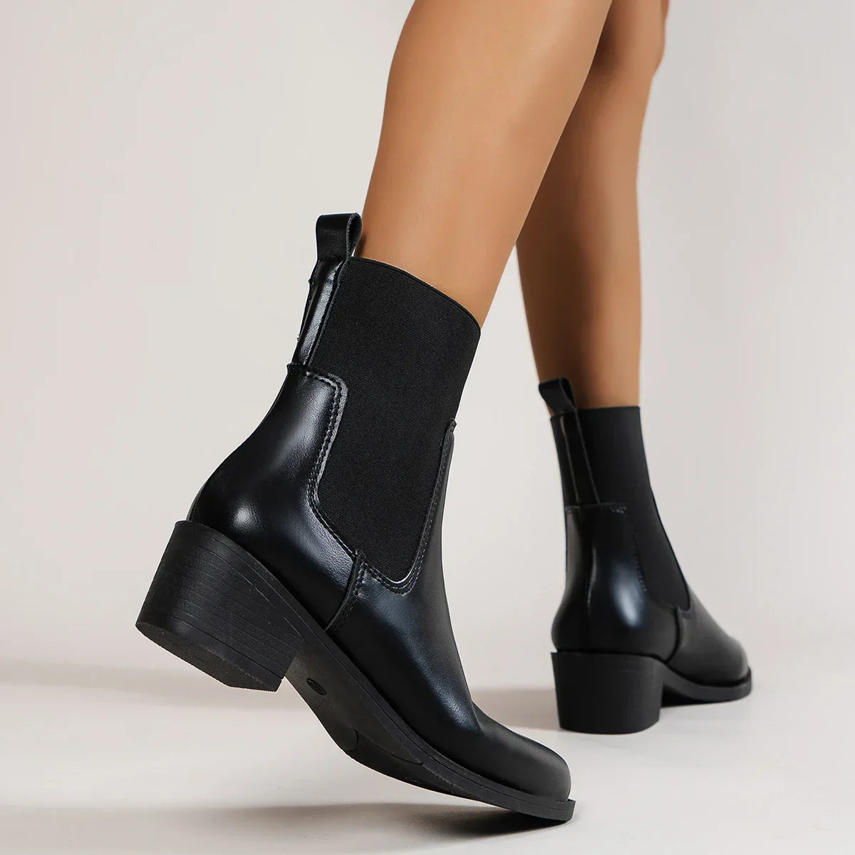Stylische Chelsea Boots Hocher Absatz Spitze Zehe - IdealeKleiden