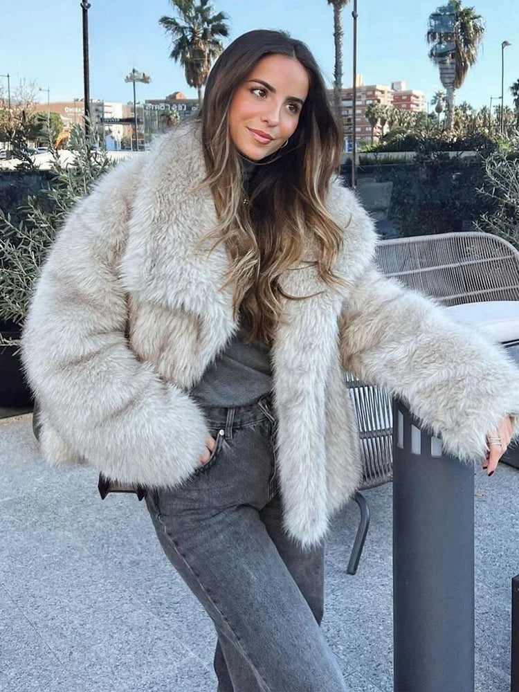 Stylische Kunstpelz-Jacke Damen - IdealeKleiden