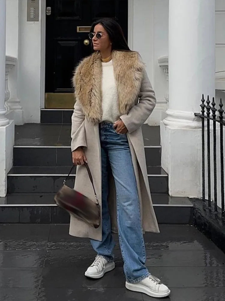 Lange Damenjacke mit Kunstpelz Kragen Elegant Schnitt - IdealeKleiden