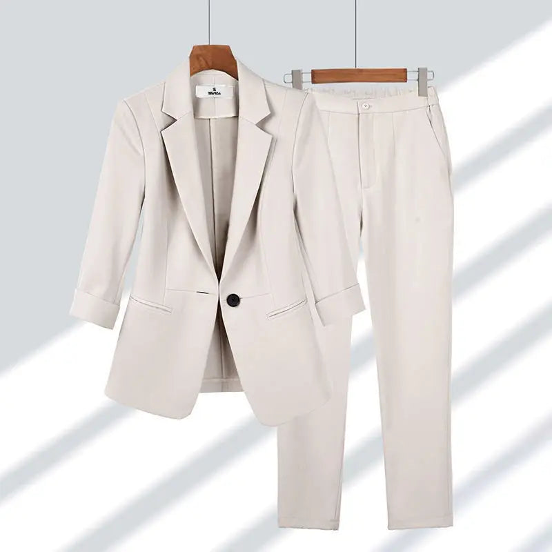 Eleganter Zweiteiler Damenanzug