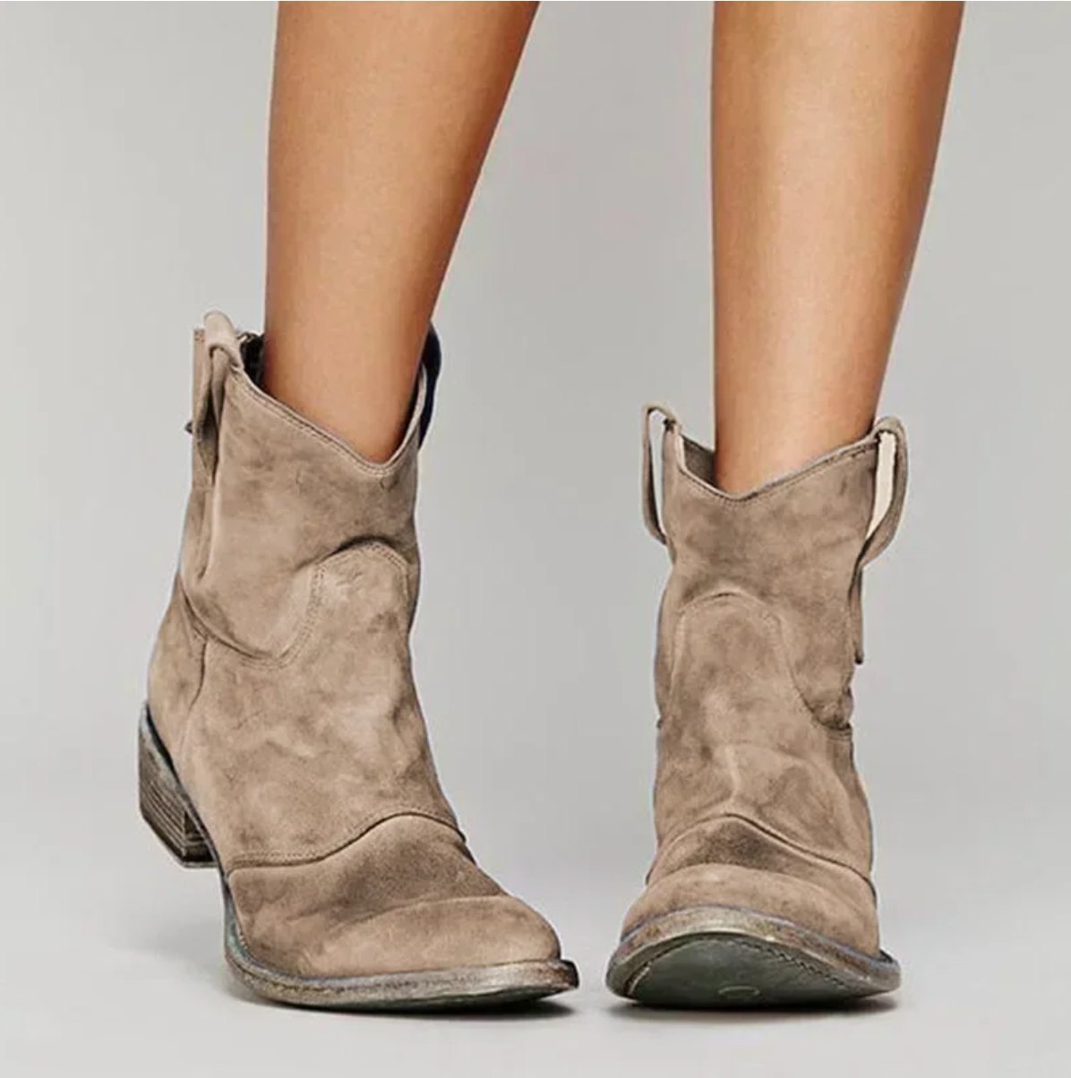 Stilvolle Wildlederstiefel Western Look - IdealeKleiden
