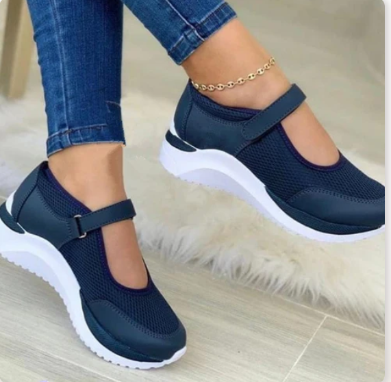 Stylische Sneaker mit dicken Sohlen