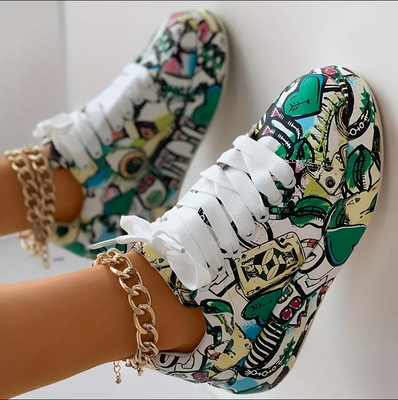 Stylische Damen Sneaker Graffiti Design