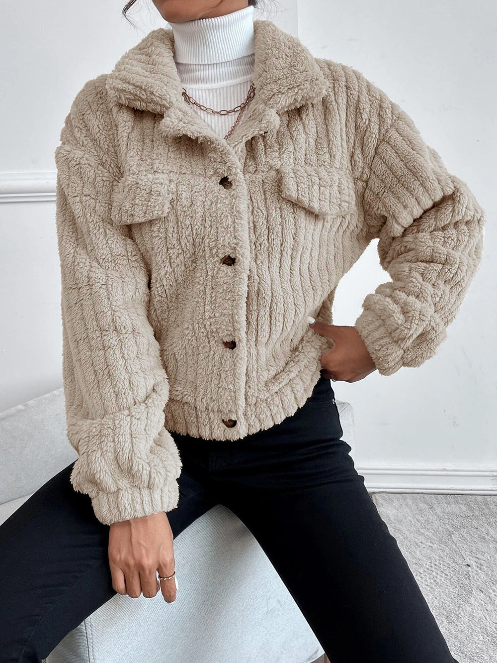 Stilvolle Frauenjacke Modern Chic - IdealeKleiden