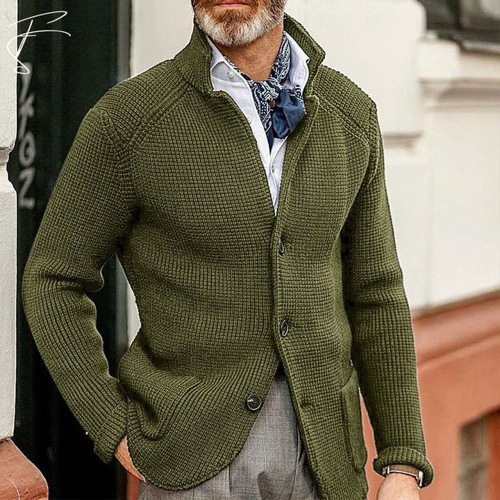 Grobgestrickte Herrenstrickjacke mit Taschen