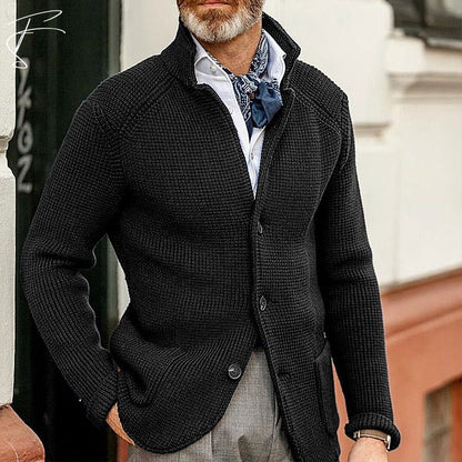 Grobgestrickte Herrenstrickjacke mit Taschen