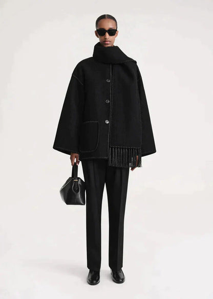 Elegante Damenjacke mit Schal