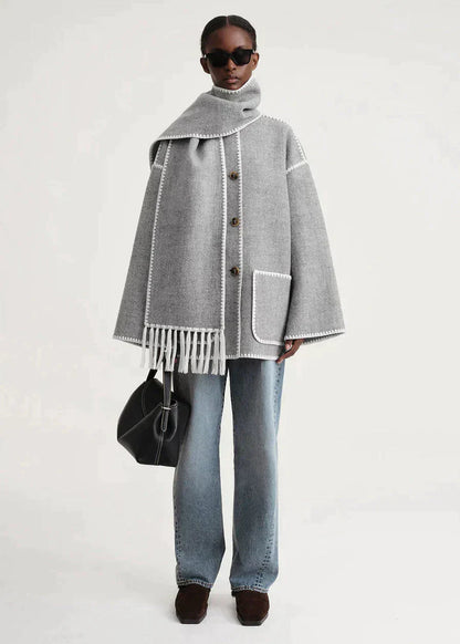 Elegante Damenjacke mit Schal