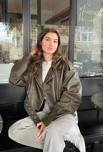 Übergroße Damen Lederjacke Bikerstil Gürtel Detail - IdealeKleiden