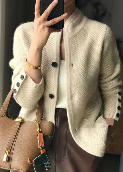 Bequemer Strickcardigan Mit Knöpfen