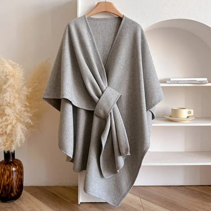 Stylisher Wollponcho mit Gürtel - Knielanger Umhang für Damen - IdealeKleiden