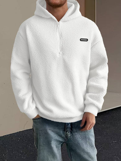 Stylischer Herren Hoodie mit Pelzkapuze