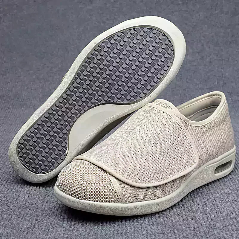 Bequeme Schuhe mit Klettverschluss für Senioren