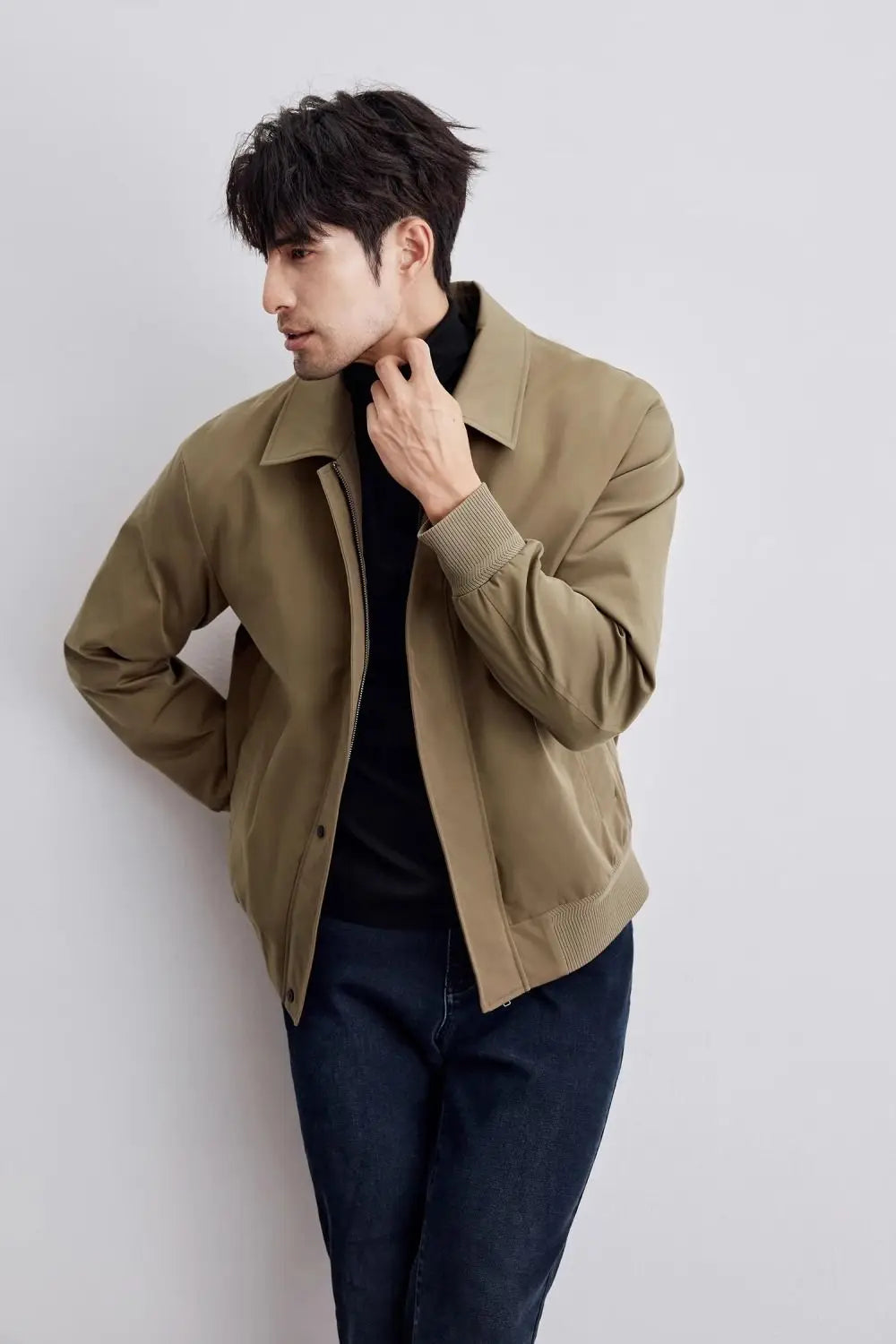 Stylische Herrenjacke Bomber Modern Alltag