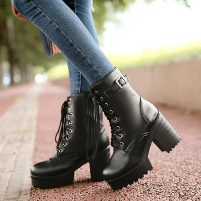 Stylische Schnürstiefel Edgy Design Metallic