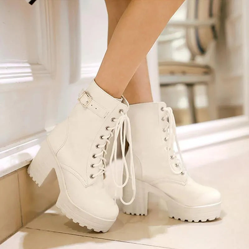 Stylische Schnürstiefel Edgy Design Metallic